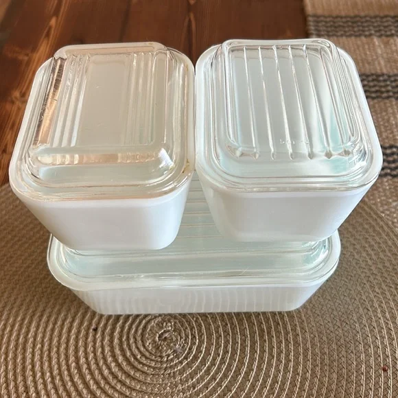 Pyrex set of 3 Butterprint Amish Turquoise Fridgies with lids - Picture 12 of 12